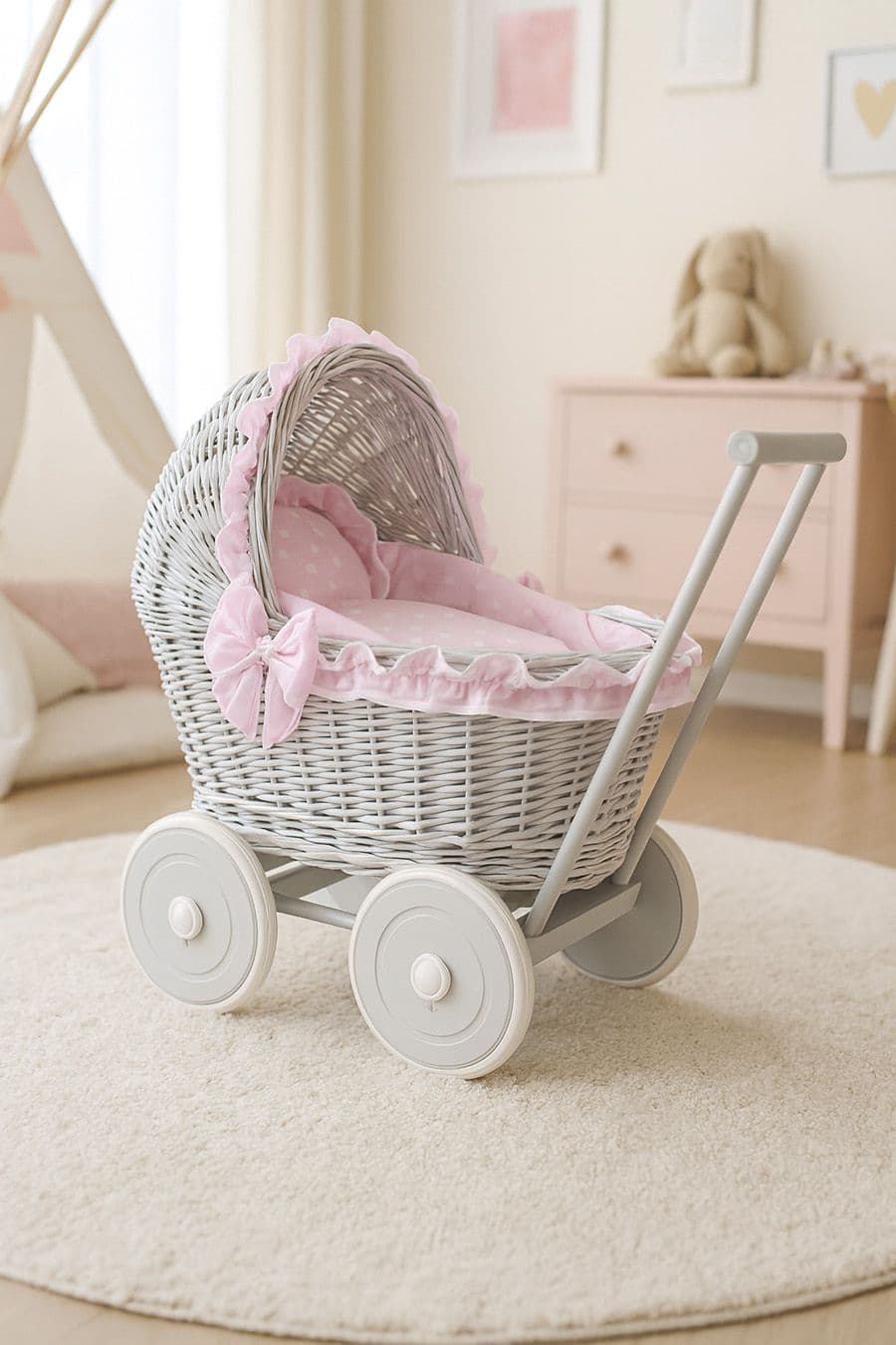 Wiklinowy wózek dla lalek pchacz szary z różową pościelką i miękką wyściółką